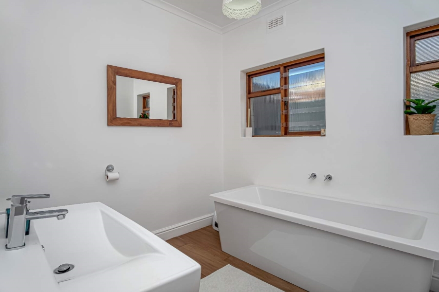 3 Bedroom Property for Sale in Beach Estate Western Cape